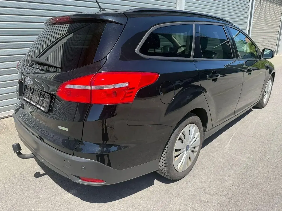 Gebraucht Ford Focus Business Edition 125 PS (91 kW) 2016 Schwarz Limousine