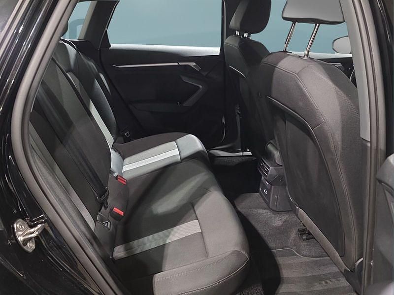 Gebraucht Audi A3 Sportback 116 PS (85 kW) 2025 Schwarz Kleinwagen