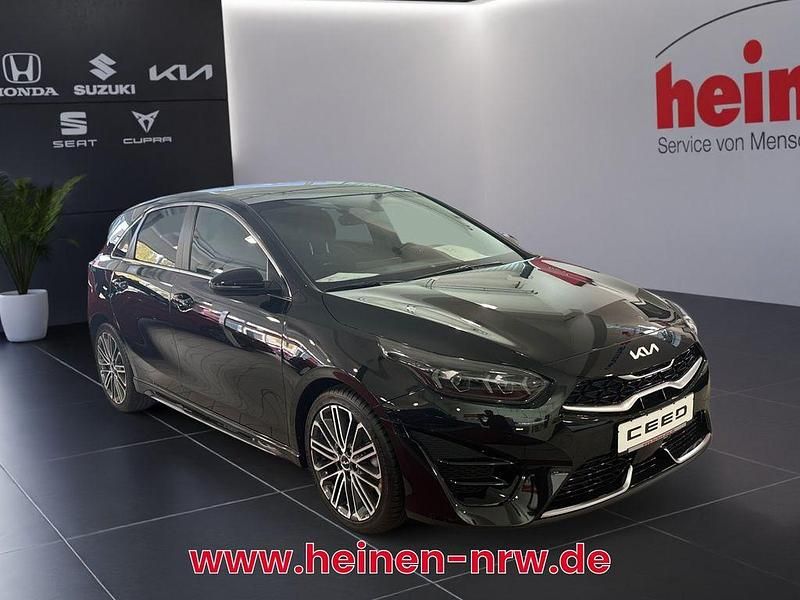 Neu Kia Ceed GT GT-Line 140 PS (102 kW) 2026 Schwarz Limousine