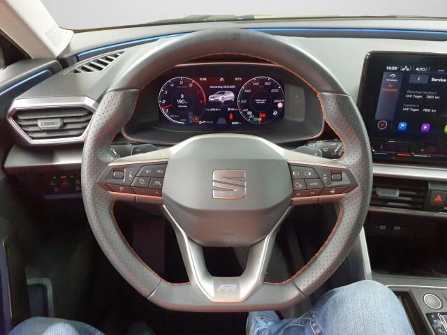 Gebraucht Seat Leon FR 150 PS (110 kW) 2024 Midnight schwarz metallic (metallic) Limousine