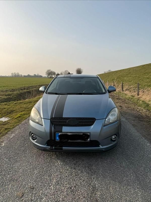 Second-hand Kia Ceed 144 CP (105 kW) 2009 Albastru Hatchback