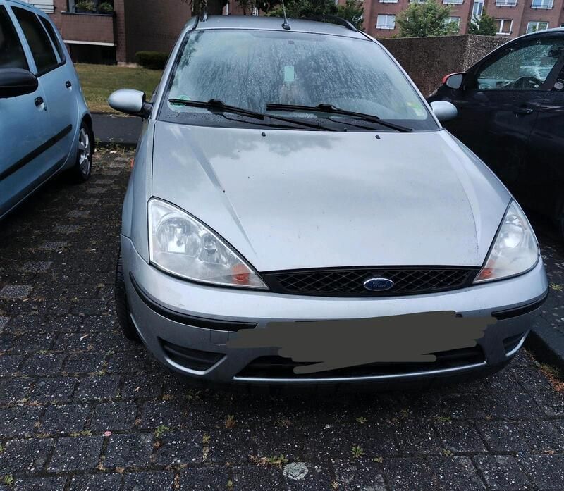 Silber Gebraucht 2003 Ford Focus Kombi | 400 € - Bild 1/4