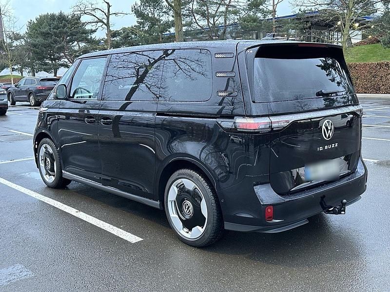 Gebraucht VW ID. Buzz Pro 150 kW (204 PS) 2024 Schwarz Van / Kleinbus