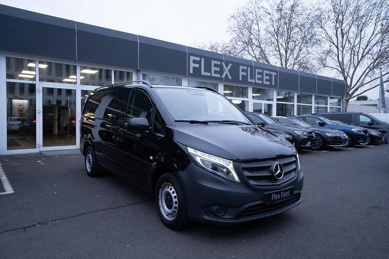 Obsidianschwarz metallic Gebraucht 2019 Mercedes Vito Van | 23.890 € (Fairer Preis) - Bild 1/4