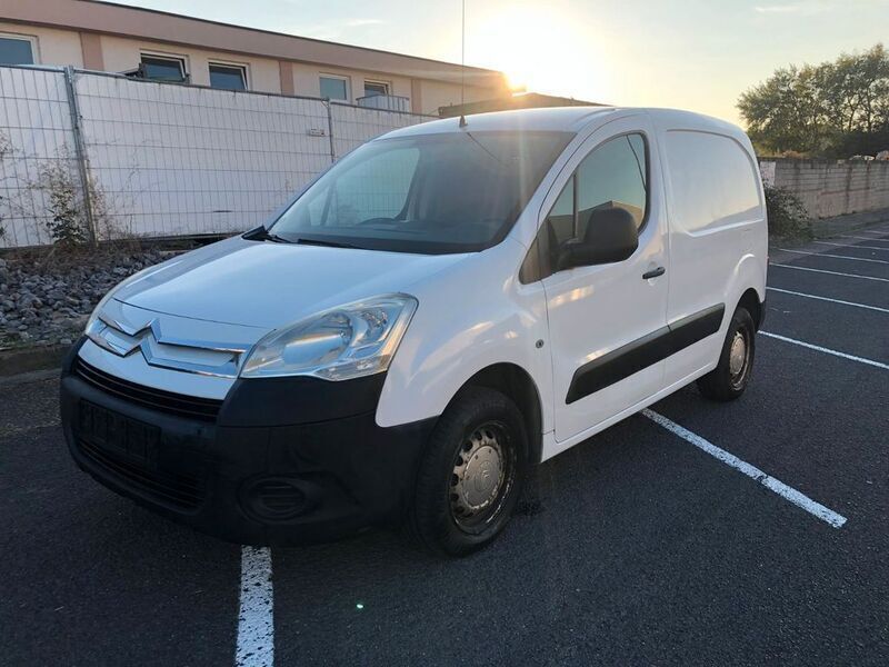 Weiß Gebraucht 2010 Citroën Berlingo Van / Kleinbus | 4.650 € (Fairer Preis) - Bild 1/4