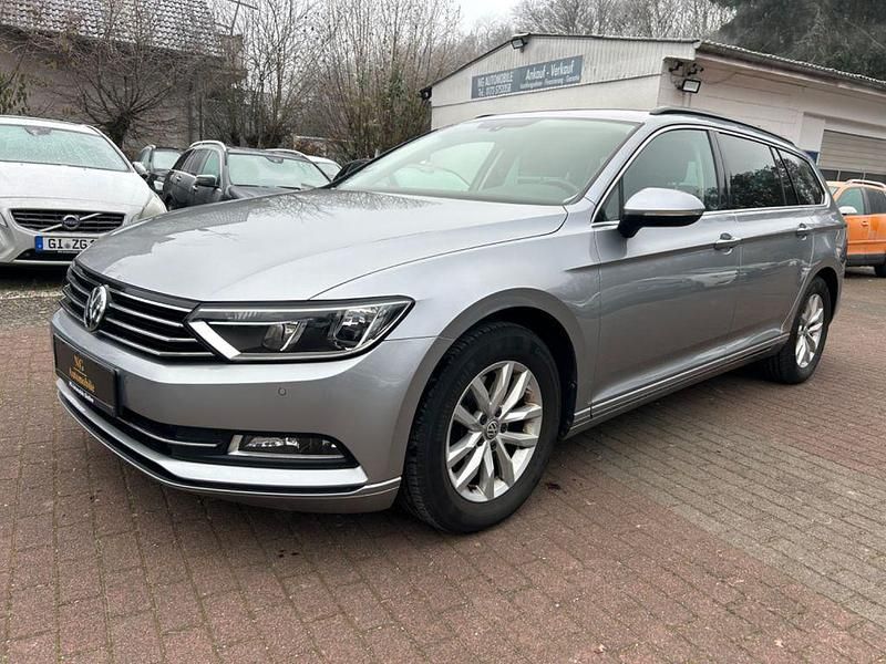 Silber Gebraucht 2017 VW Passat Comfortline Kombi | 13.490 € (Guter Preis) - Bild 1/4