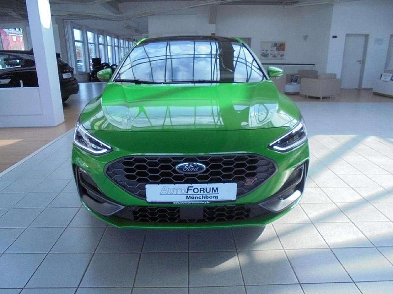 Używany Ford Focus ST 280 KM (205 kW) 2024 Zielony Sedan/Limuzyna