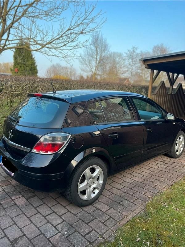 Gebraucht Opel Astra 120 PS (88 kW) 2008 Schwarz Limousine
