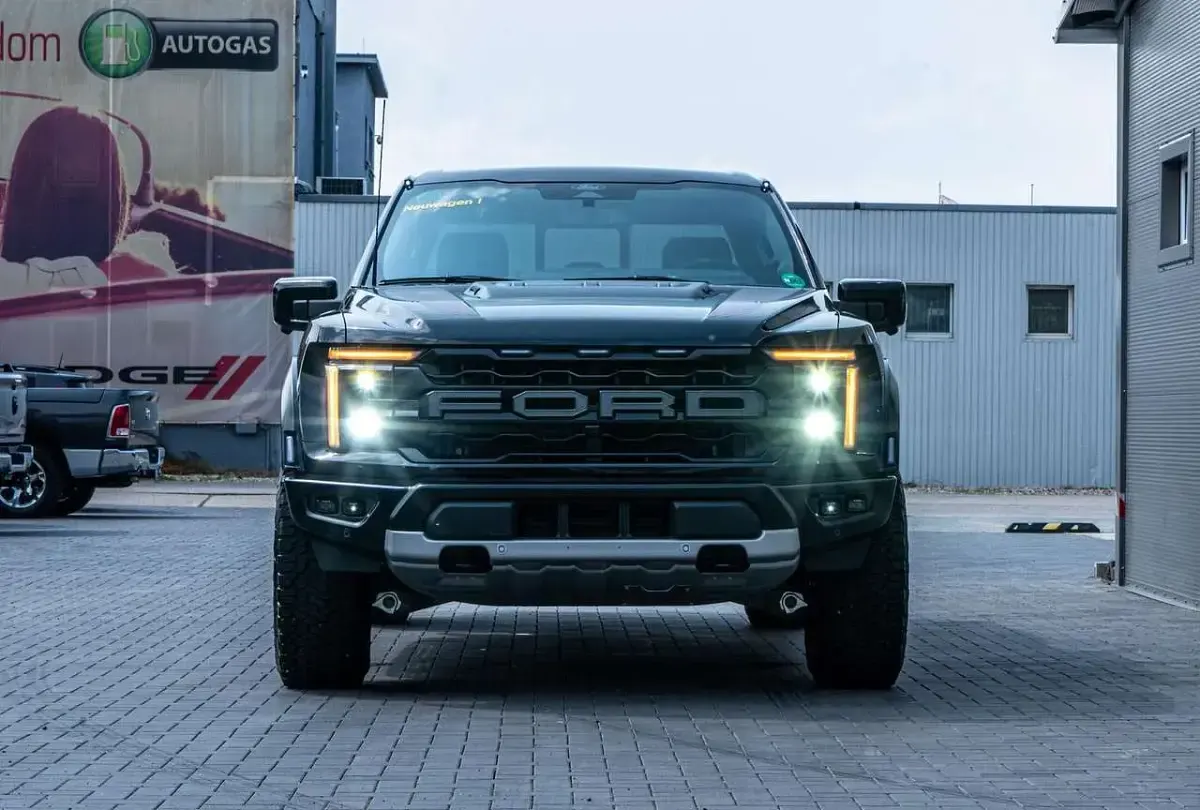 Neu Ford F-150 Raptor 455 PS (334 kW) 2026 Schwarz Pickup