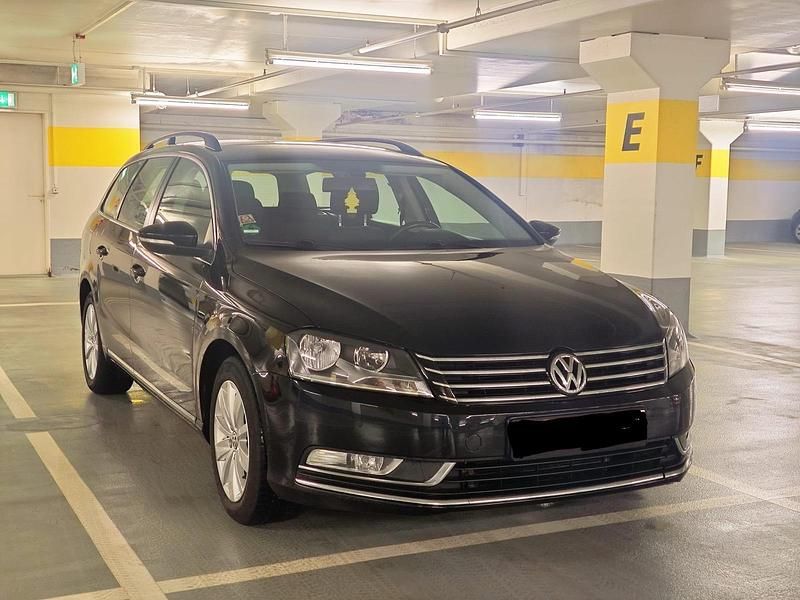 Gebraucht VW Passat 140 PS (102 kW) 2013 Schwarz Kombi
