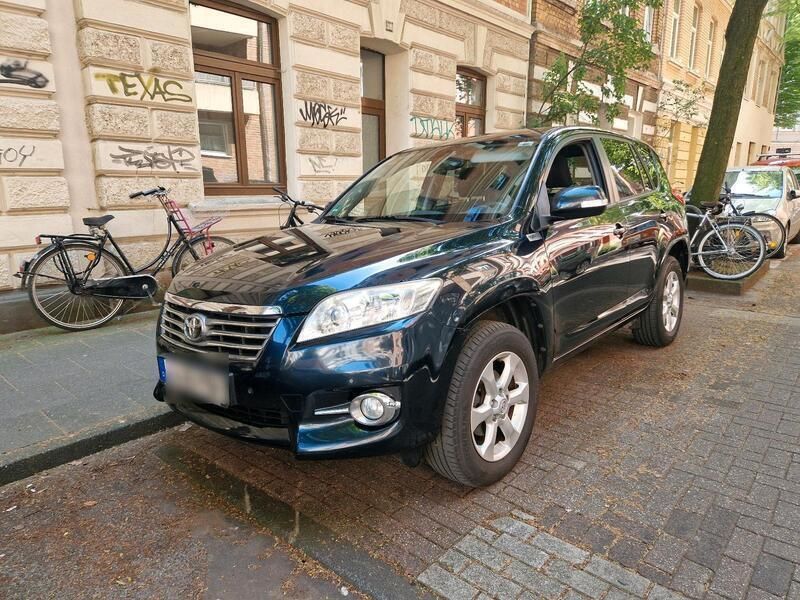 Blau Gebraucht 2011 Toyota RAV4 SUV | 6.700 € (Fairer Preis) - Bild 1/4