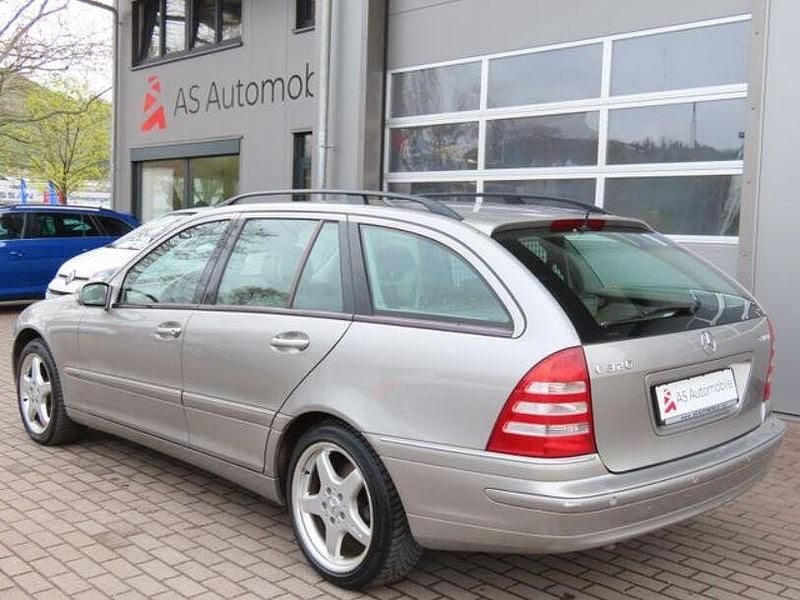 Gebraucht Mercedes C320 218 PS (160 kW) 2003 Cubanitsilber  metallic Kombi