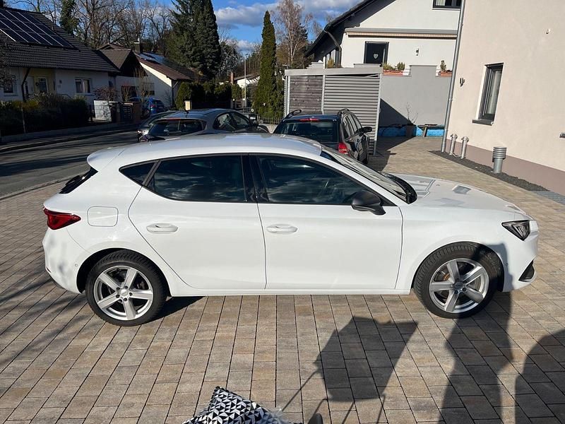Gebraucht Seat Leon FR 150 PS (110 kW) 2021 Weiß Limousine