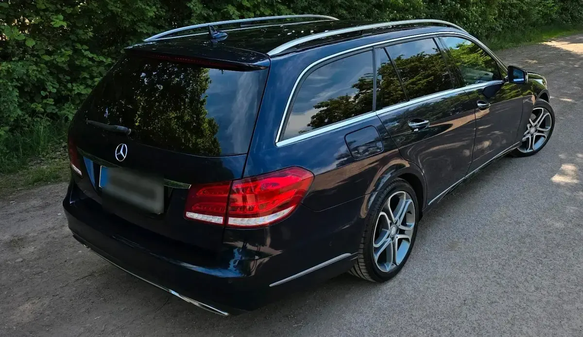 Gebraucht Mercedes E250 Exclusive 204 PS (150 kW) 2013 Blau Kombi