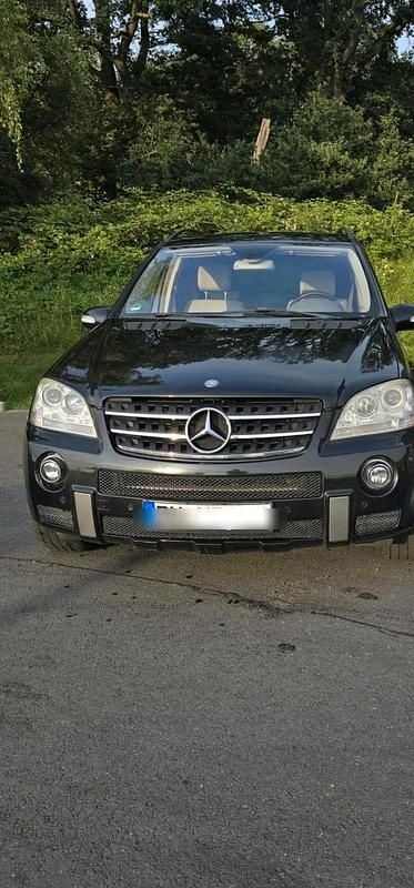 Schwarz Gebraucht 2006 Mercedes ML500 AMG SUV | 11.999 € - Bild 1/4
