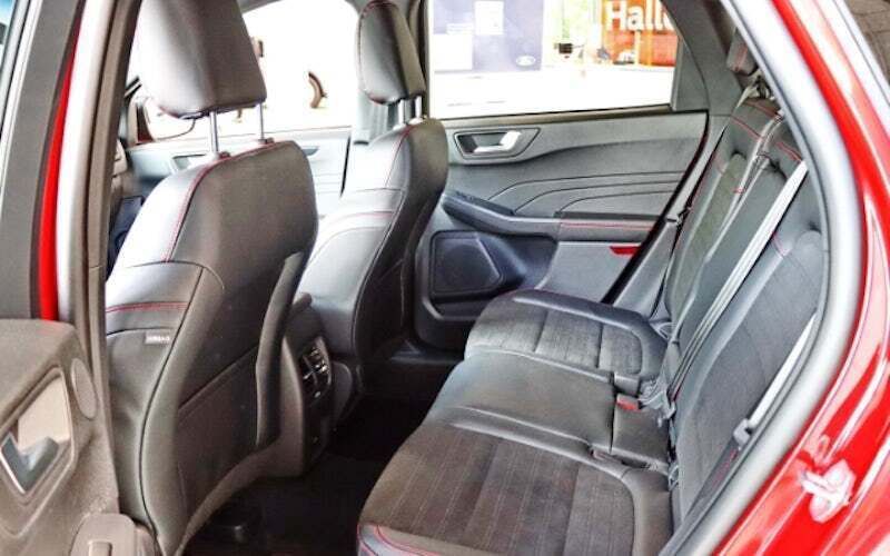 Gebraucht Ford Kuga ST-Line X 150 PS (110 kW) 2024 Lucidrot SUV