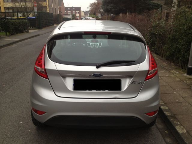 Gebraucht Ford Fiesta Titanium 82 PS (60 kW) 2011 Silber Kleinwagen