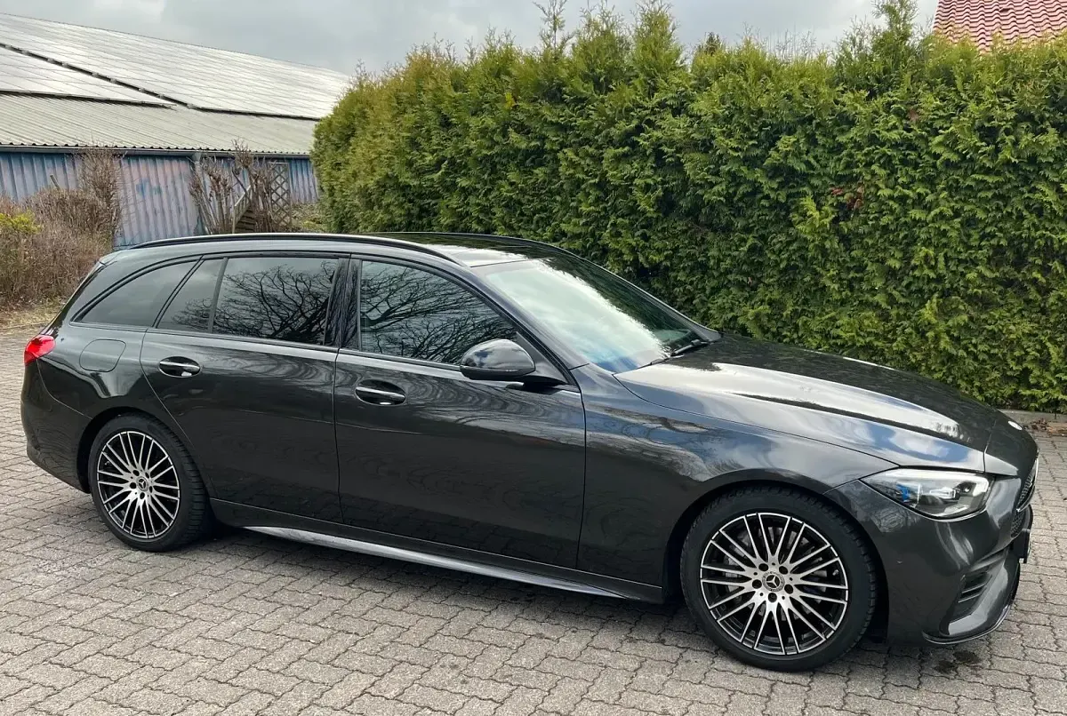 Gebraucht Mercedes 300 AMG line 265 PS (194 kW) 2023 Grau Kombi