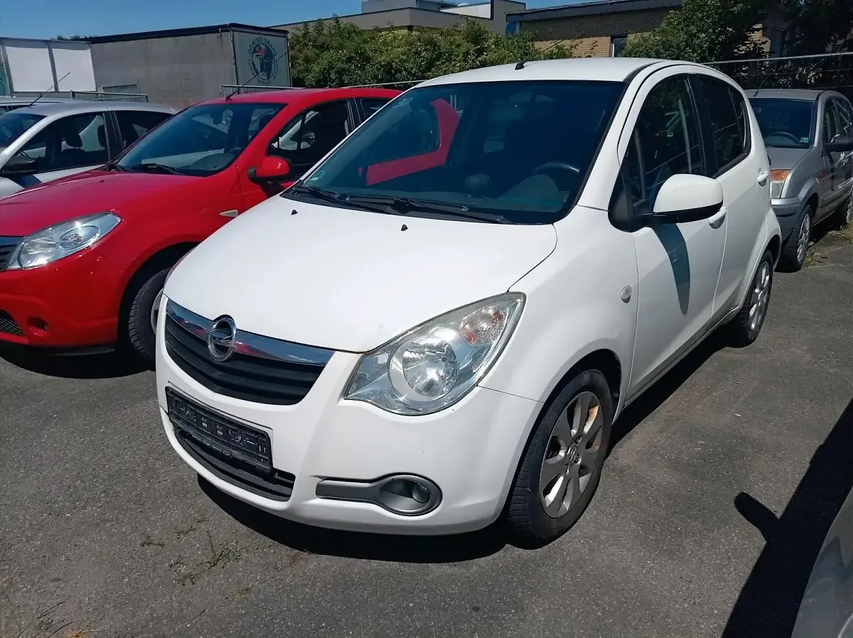Gebraucht Opel Agila 85 PS (62 kW) 2009 Weiß Kleinwagen