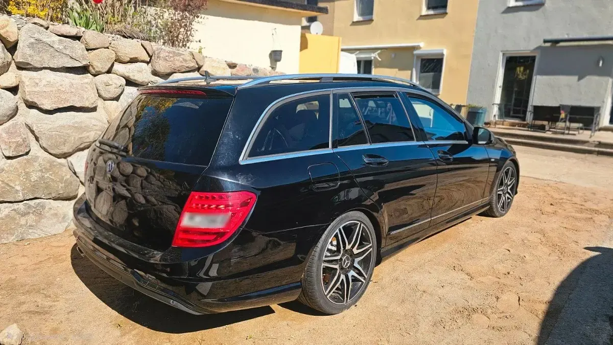 Gebraucht Mercedes C250 AMG line 204 PS (150 kW) 2014 Schwarz Limousine