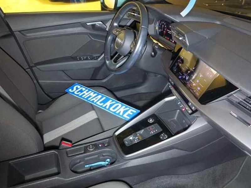 Gebraucht Audi A3 Ambiente 150 PS (110 kW) 2020 Floret silver (metallic) Limousine