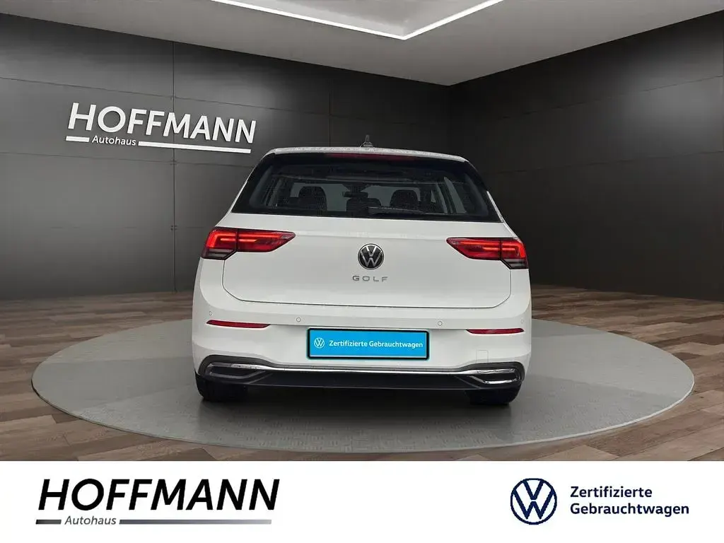 Gebraucht VW Golf VIII Style 150 PS (110 kW) 2022 Weiß Limousine