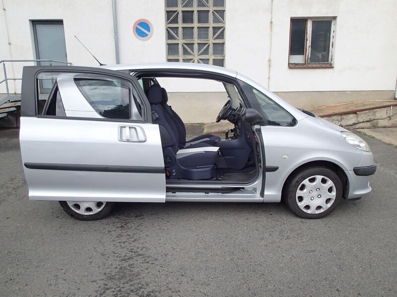 Gebraucht Peugeot 1007 109 PS (80 kW) 2007 Silber Van / Kleinbus