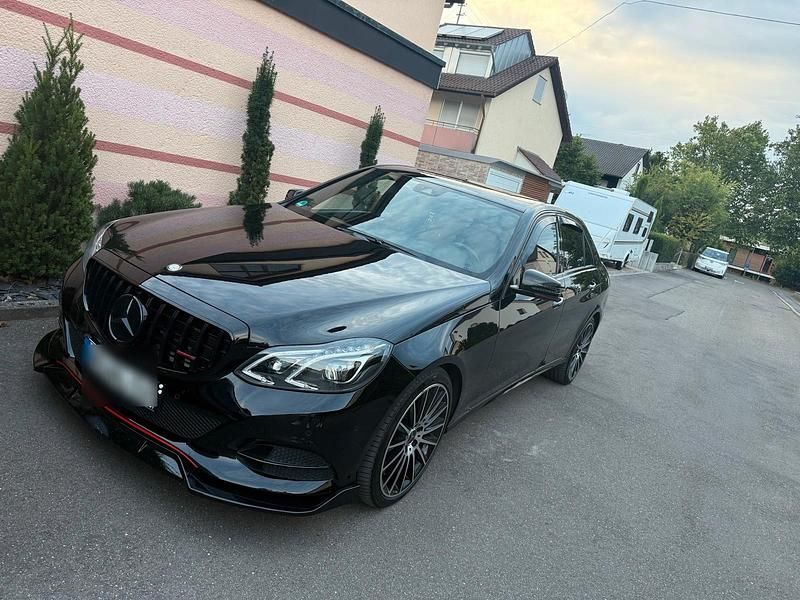 Schwarz Gebraucht 2013 Mercedes E350 Limousine | 15.600 € (Fairer Preis) - Bild 1/4