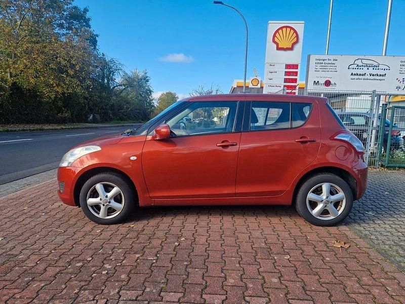 Gebraucht Suzuki Swift Club 94 PS (69 kW) 2012 Kleinwagen