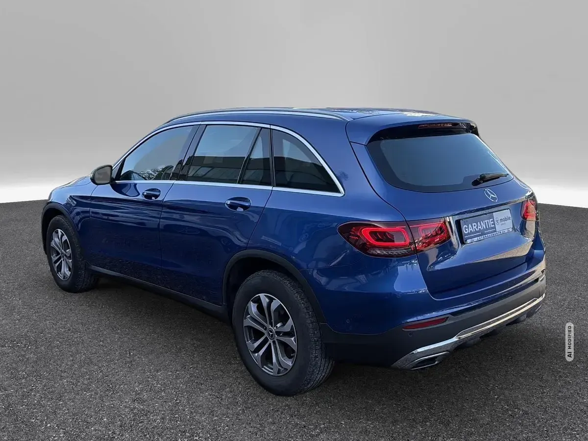 Gebraucht Mercedes GLC220 194 PS (142 kW) 2022 Blau metallic SUV