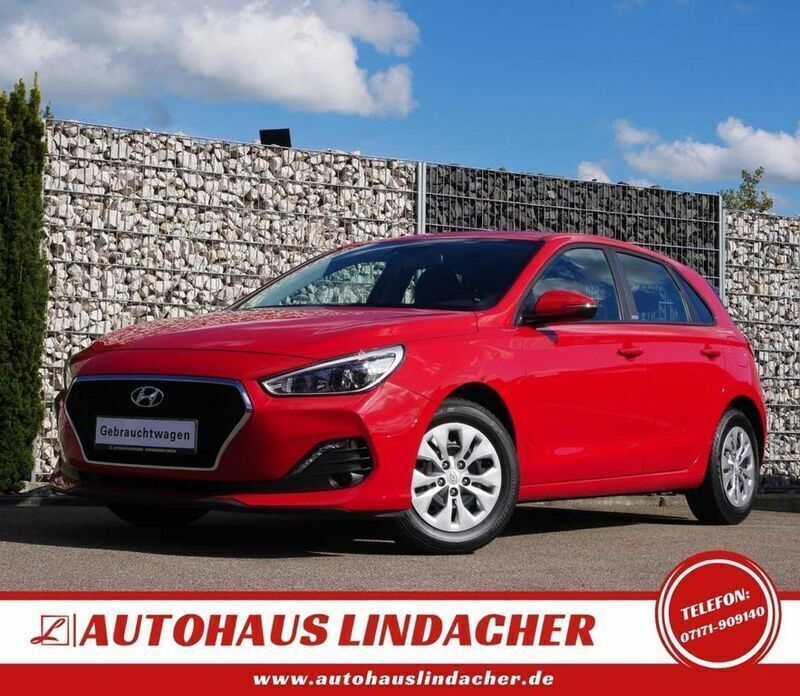 Rot Gebraucht 2020 Hyundai i30 Select Limousine | 13.970 € (Guter Preis) - Bild 1/4