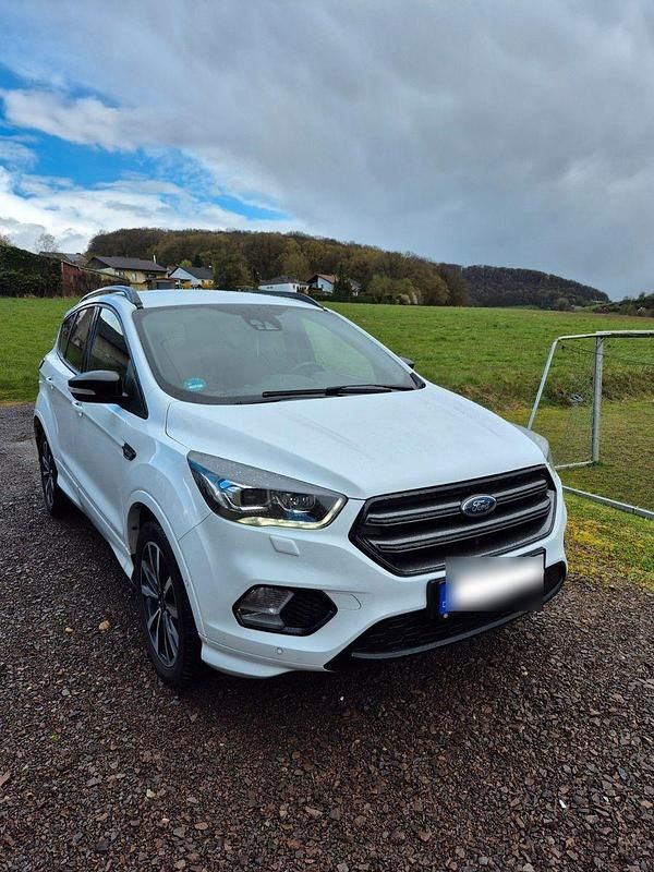 Gebraucht Ford Kuga ST-Line 150 PS (110 kW) 2019 Weiß SUV