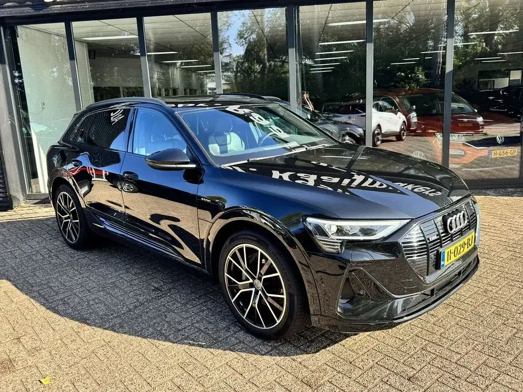 Gebraucht Audi e-tron Sport 230 kW (313 PS) 2019 Schwarz SUV
