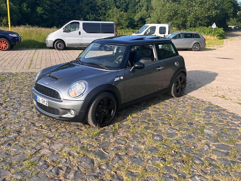 Grau Gebraucht 2009 Mini Cooper S Kleinwagen | 7.099 € (Fairer Preis) - Bild 1/4