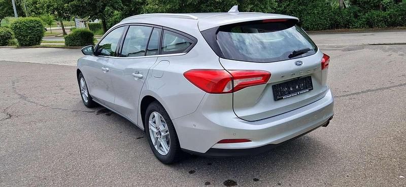 Gebraucht Ford Focus Cool & Connect 125 PS (91 kW) 2022 Polarsilber Kombi