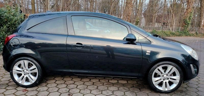Gebraucht Opel Corsa 87 PS (63 kW) 2012 Schwarz Kleinwagen