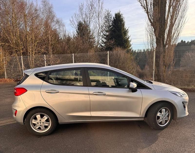 Gebraucht Ford Fiesta Cool & Connect 101 PS (74 kW) 2018 Silber Kleinwagen
