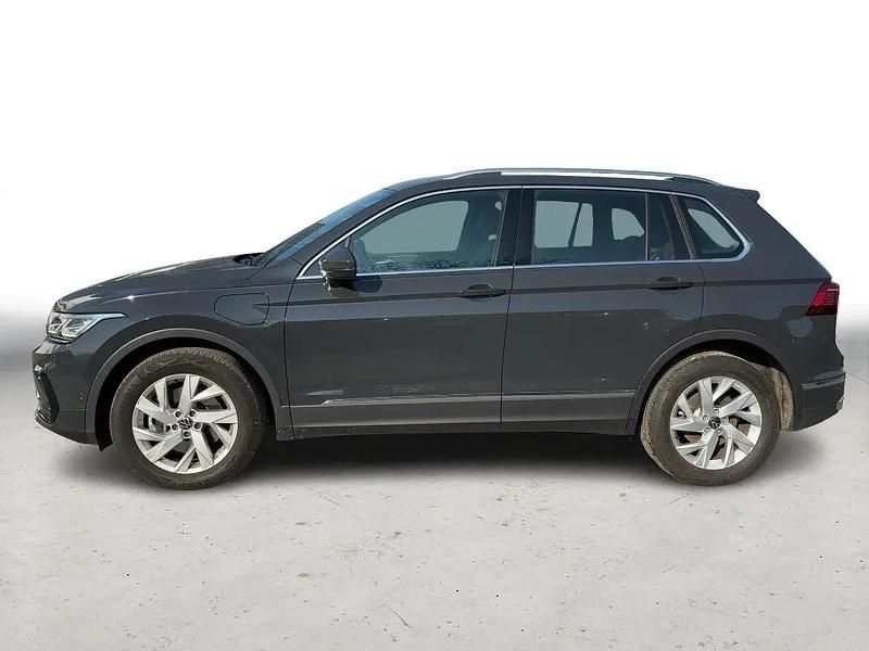 Gebraucht VW Tiguan Elegance 180 PS (132 kW) 2021 Grau SUV