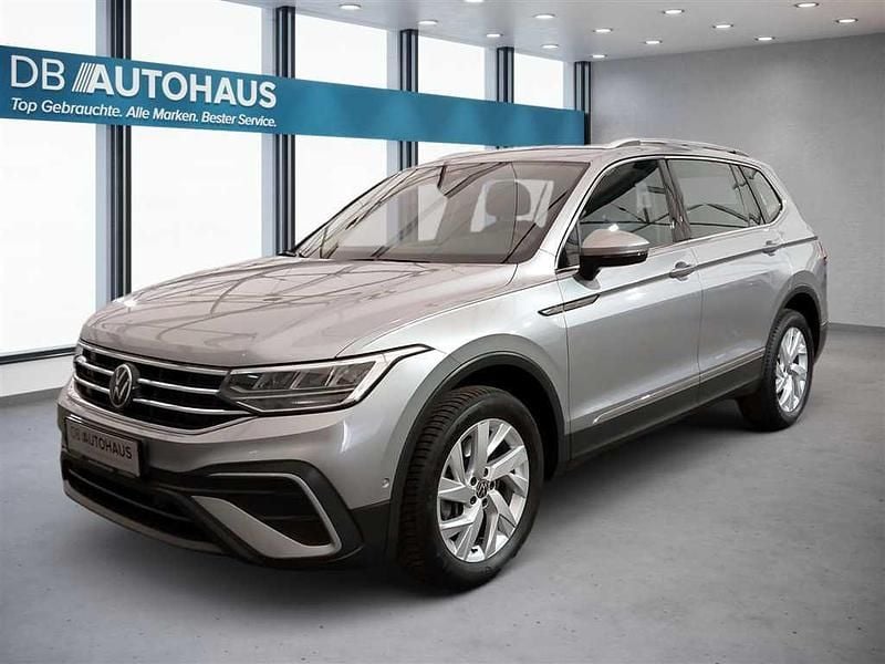 Silber Gebraucht 2023 VW Tiguan Allspace Life SUV | 31.930 € (Superpreis) - Bild 1/4