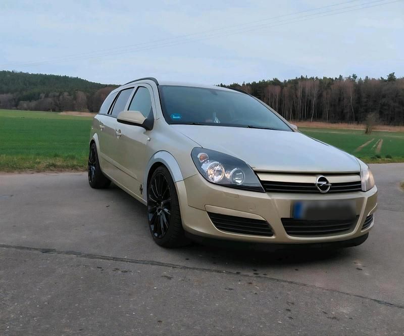 Gebraucht Opel Astra 125 PS (91 kW) 2004 Gold Kombi