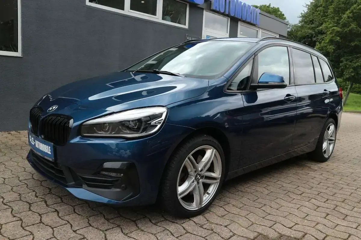 Gebraucht BMW 220 190 PS (139 kW) 2021 Phytonicblau Van / Kleinbus