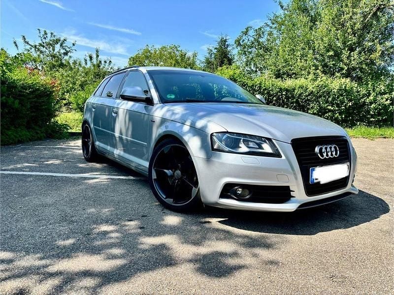 Grau Gebraucht 2009 Audi A3 Sportback S-Line Limousine | 8.500 € (Fairer Preis) - Bild 1/4