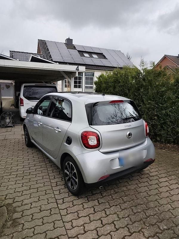 Usata Smart ForFour 90 CV (66 kW) 2017 Argento Utilitaria