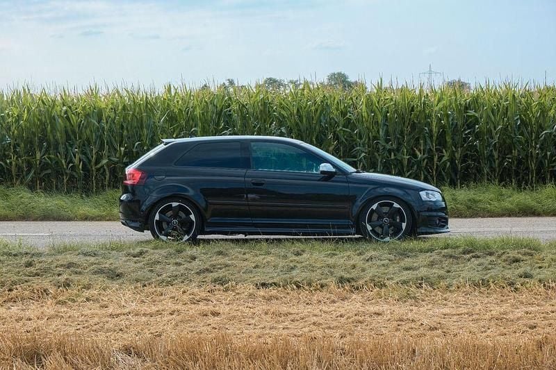 Schwarz Gebraucht 2010 Audi S3 Sport Limousine | 13.100 € (Guter Preis) - Bild 1/4