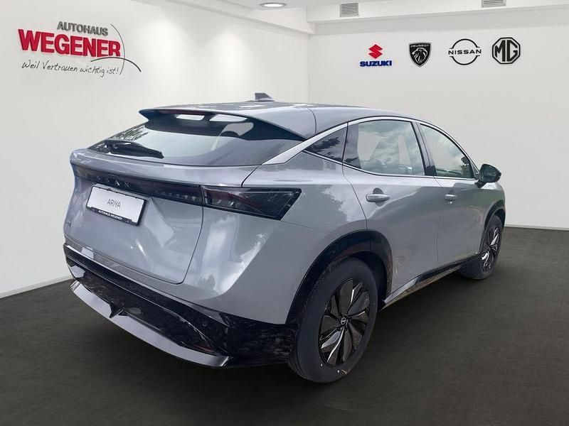 Neu Nissan Ariya Basis 160 kW (218 PS) 2025 Ceramic gray SUV