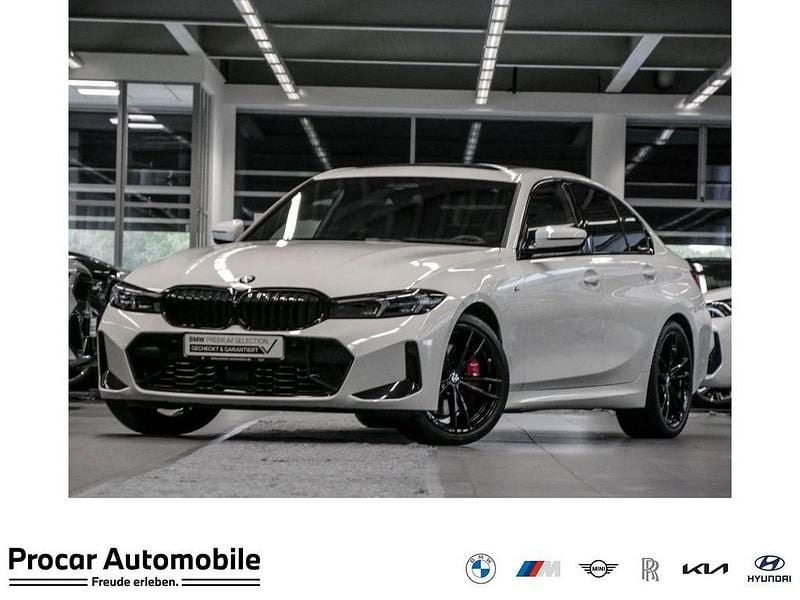 Weiß Gebraucht 2024 BMW 330 M Sport Limousine | 48.995 € (Fairer Preis) - Bild 1/4