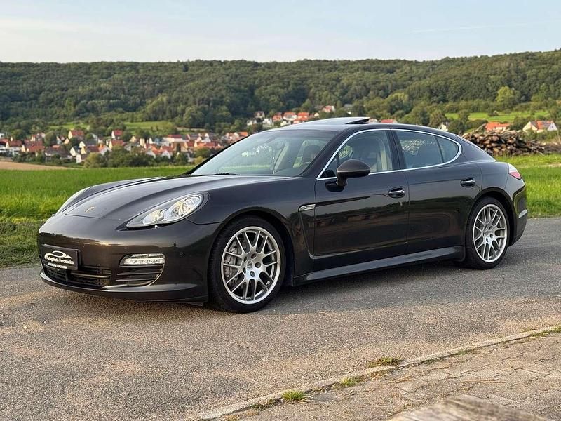 Carbongrau Gebraucht 2010 Porsche Panamera S Sport Limousine | 28.700 € (Fairer Preis) - Bild 1/4