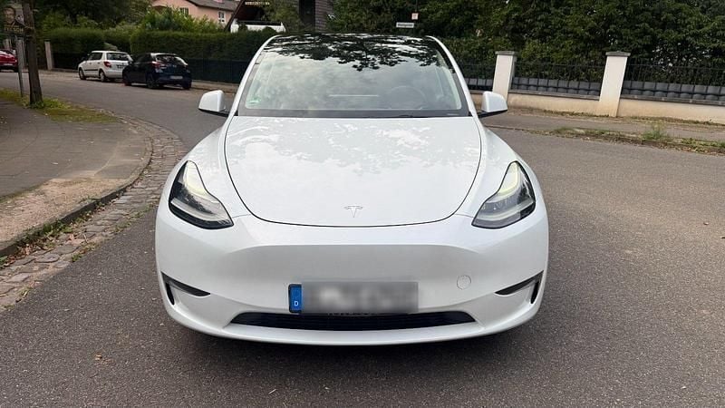 Weiß Gebraucht 2022 Tesla Model Y Performance SUV | 29.999 € (Guter Preis) - Bild 1/4