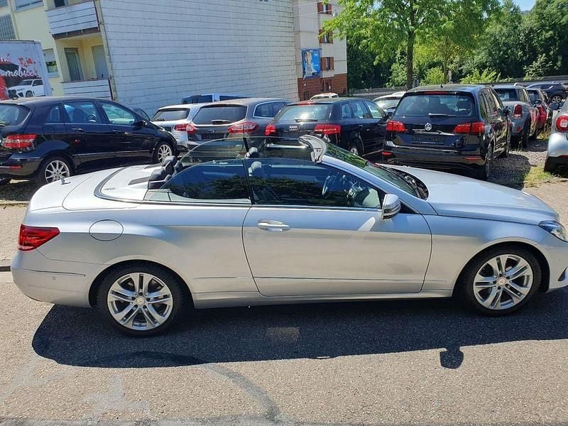 Silber Gebraucht 2015 Mercedes E200 Cabrio | 22.500 € (Fairer Preis) - Bild 1/4