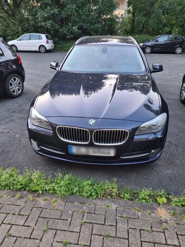 Blau Gebraucht 2011 BMW 520 Kombi | 9.500 € (Fairer Preis) - Bild 1/4